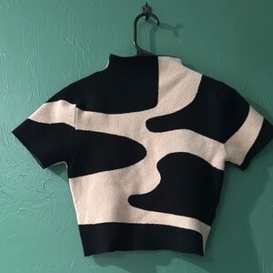 Black and White Abstract Crop Top